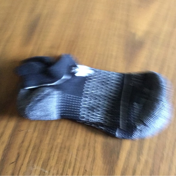 Assortment of new Bombas Women’s socks - Picture 8 of 16